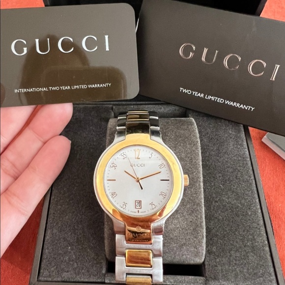 GUCCI UNISEX WATCH - Picture 1 of 2